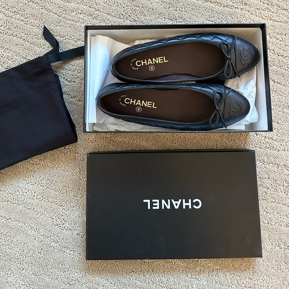 SOLD - Chanel Leather Ballet Flats - Picture 1 of 7